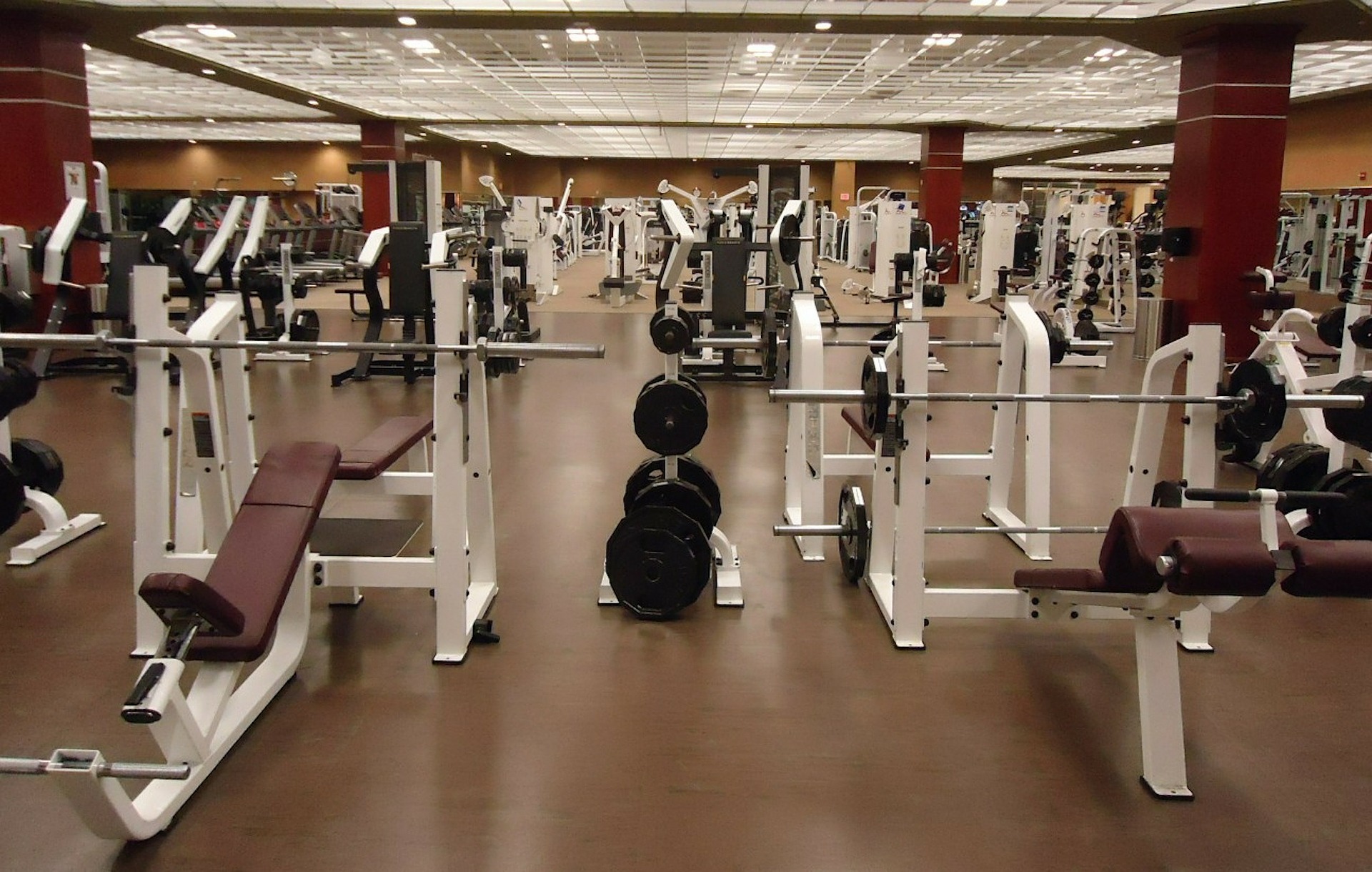 empty-gym-photo-of-machines