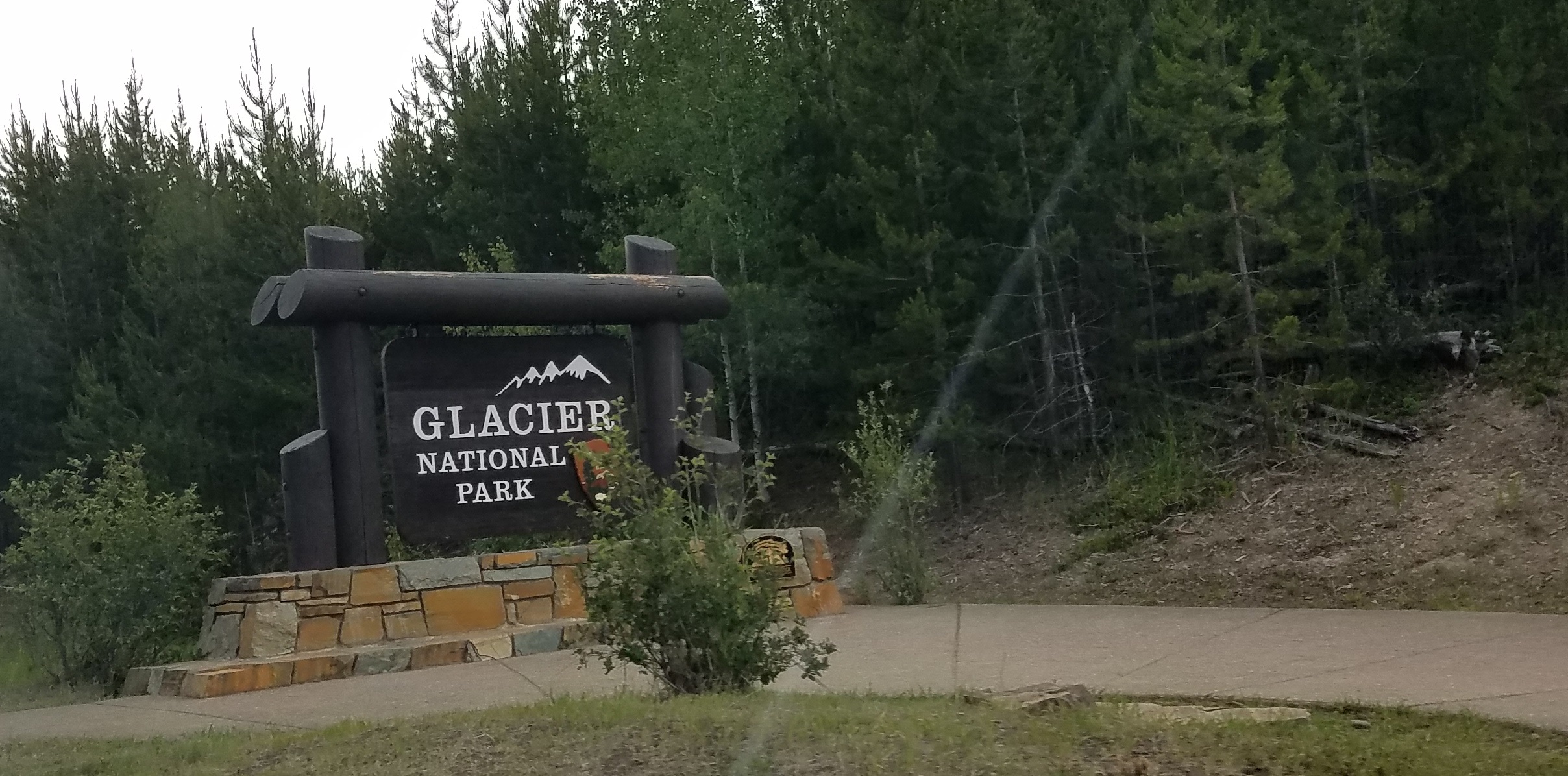 Glacier-National-Park-sign