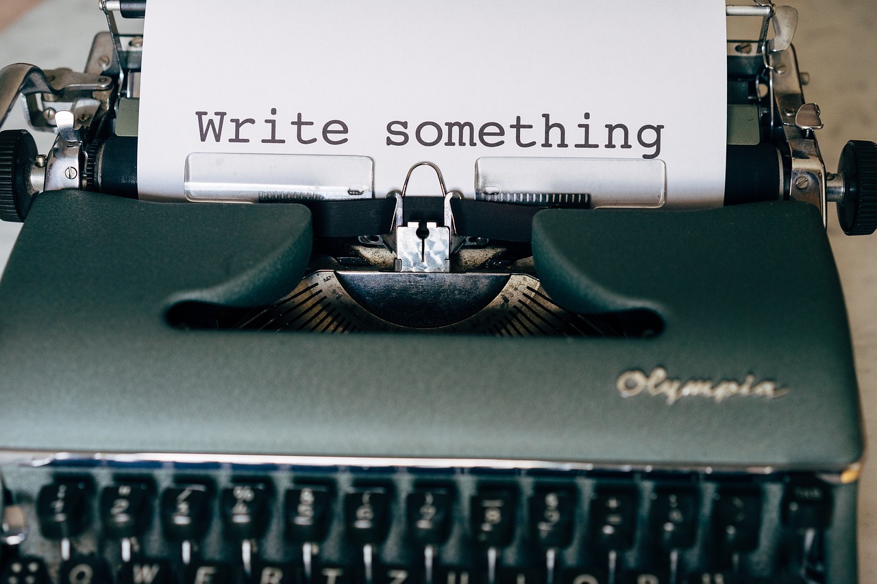 typewriter-write-something
